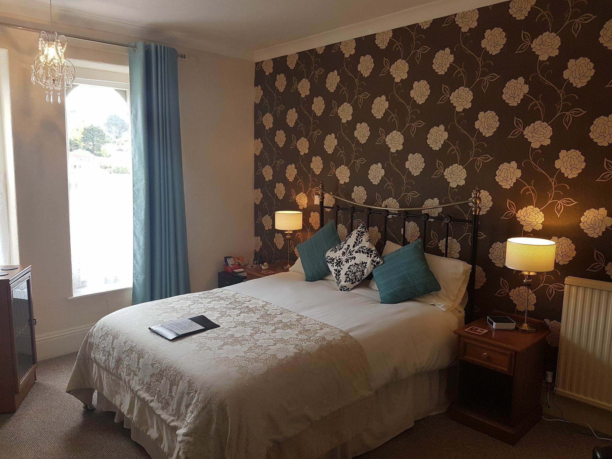 The Earlsdale 3* Ilfracombe